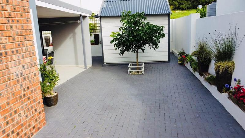 3 Bedroom Property for Sale in Stilbaai Wes Western Cape